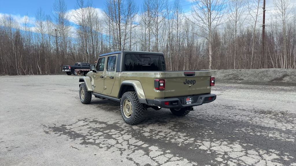 Thumbnail: 2026 Jeep Gladiator - 14
