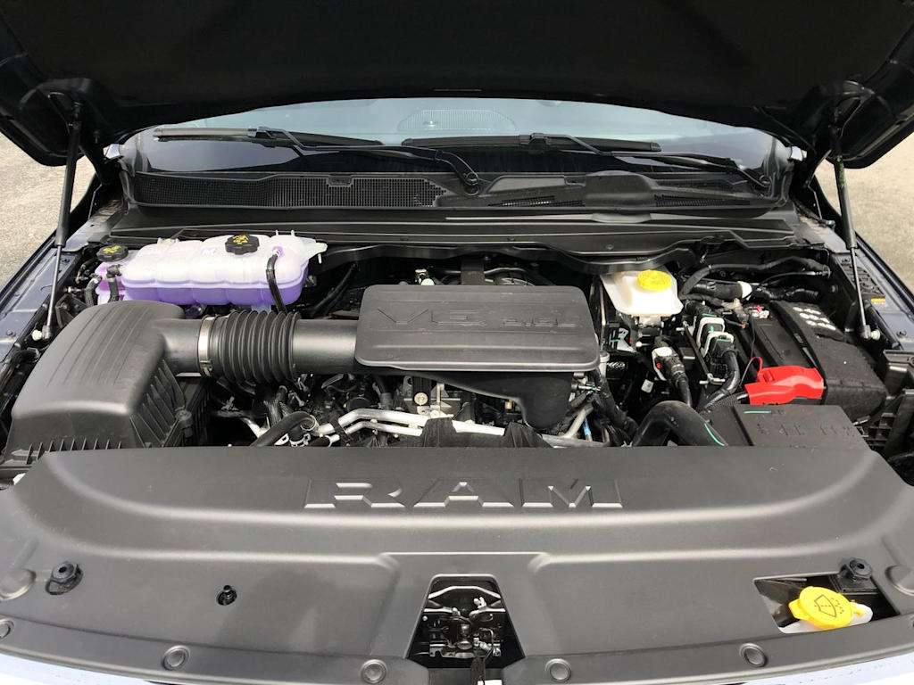 Thumbnail: 2025 RAM 1500 - 9