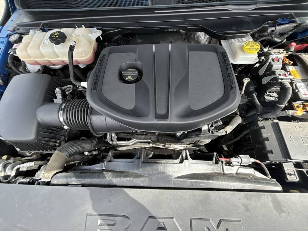 Thumbnail: 2025 RAM 1500 - 9
