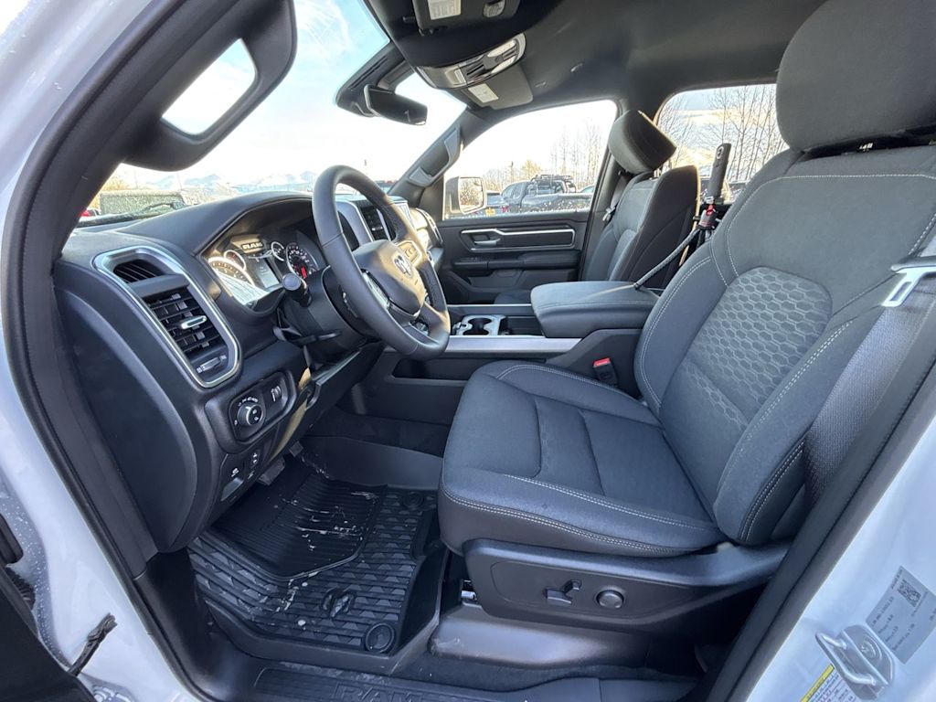 Thumbnail: 2026 RAM 1500 - 9