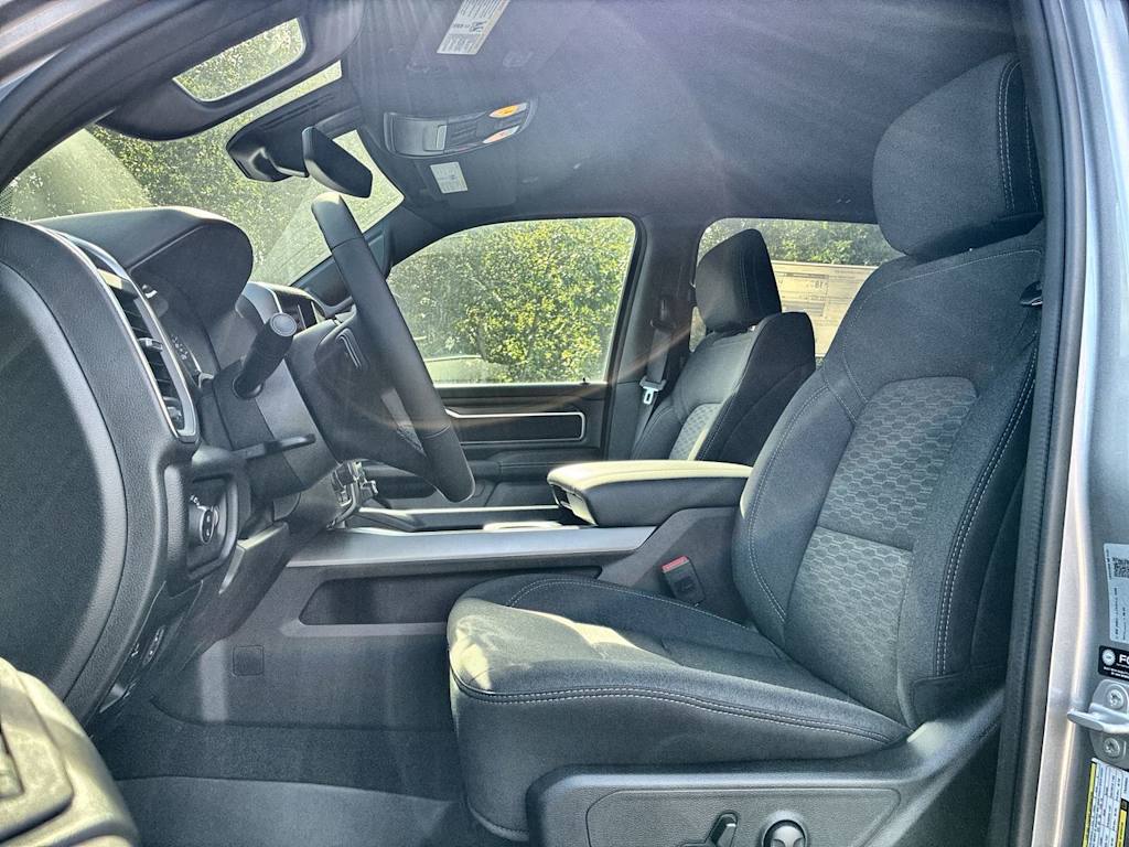 Thumbnail: 2026 RAM 1500 - 9