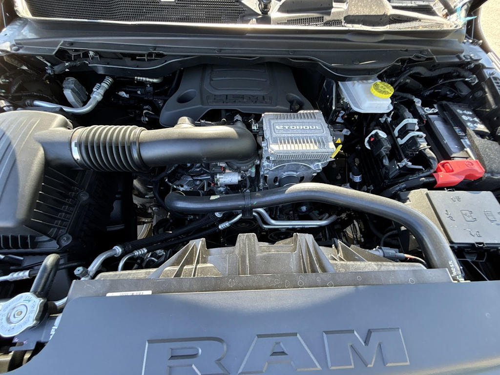 Thumbnail: 2026 RAM 1500 - 9