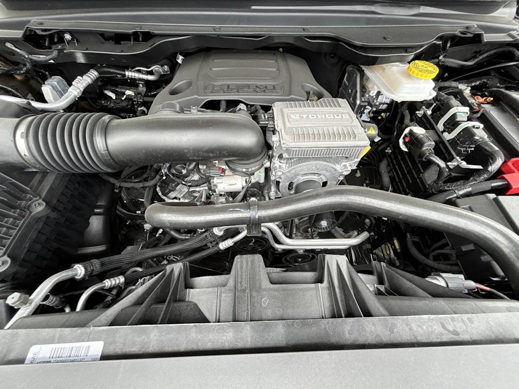 Thumbnail: 2026 RAM 1500 - 9