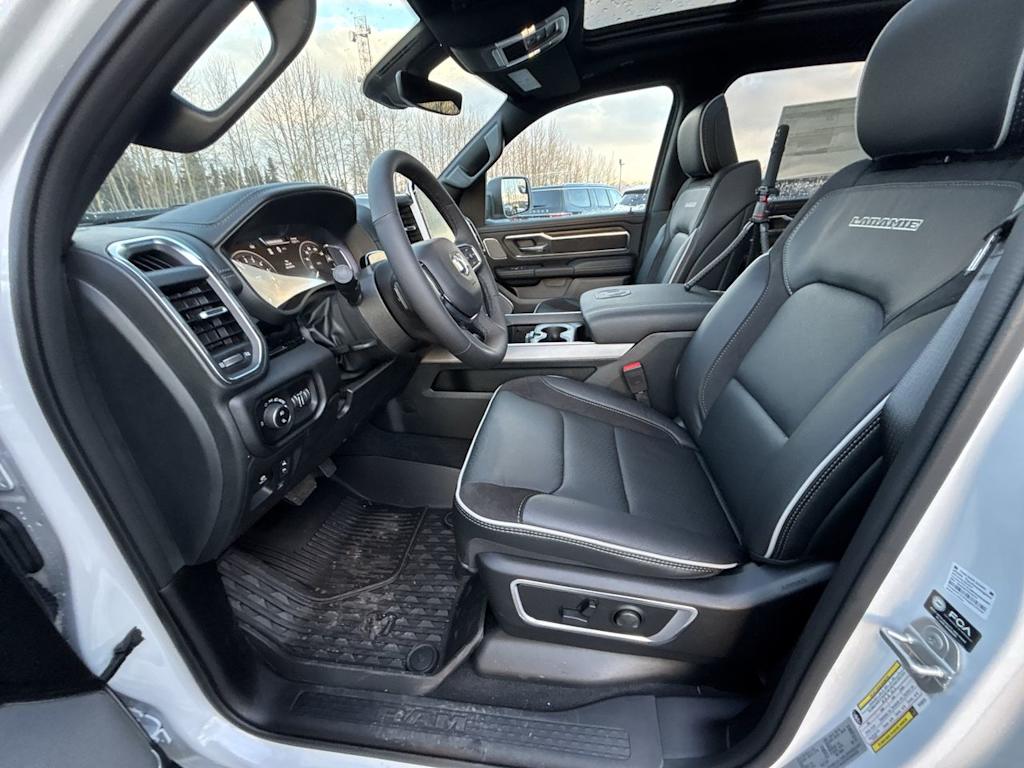 Thumbnail: 2026 RAM 1500 - 10