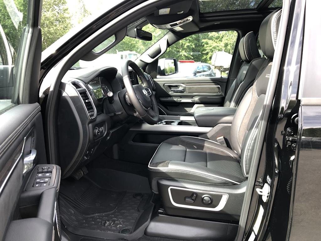 Thumbnail: 2025 RAM 1500 - 10