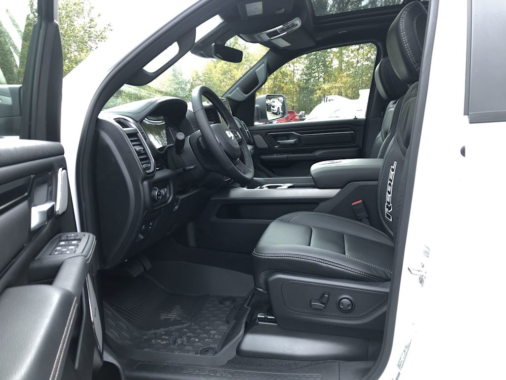 Thumbnail: 2025 RAM 1500 - 9