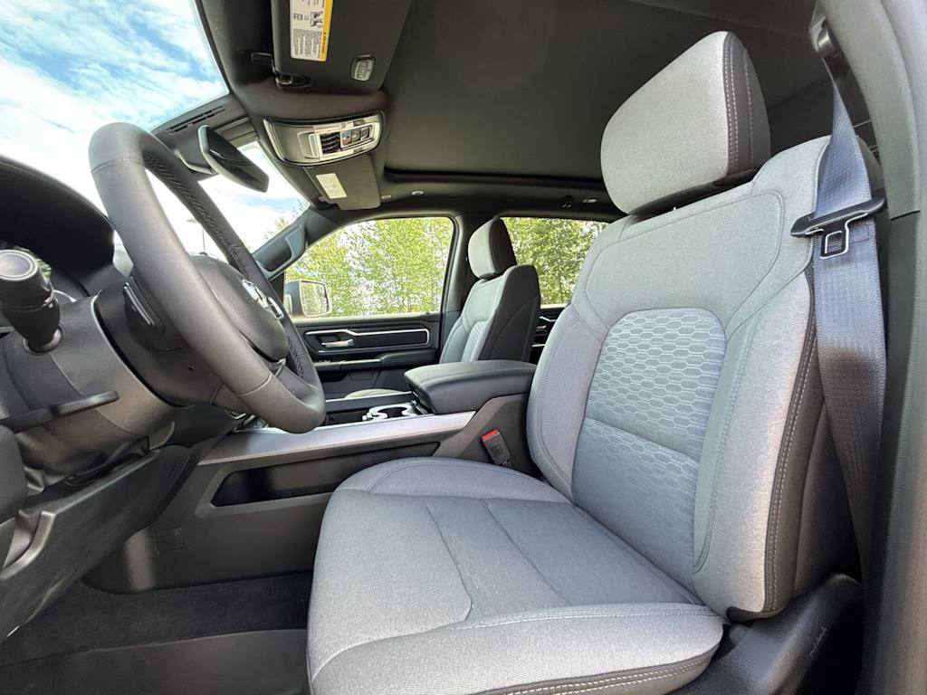 Thumbnail: 2026 RAM 1500 - 9