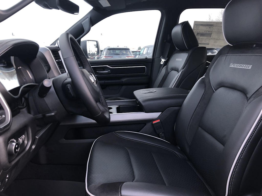 Thumbnail: 2025 RAM 1500 - 10