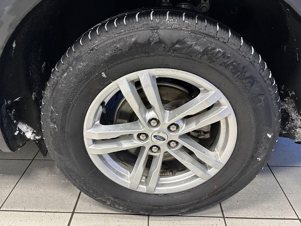 Thumbnail: 2022 Ford Explorer - 8