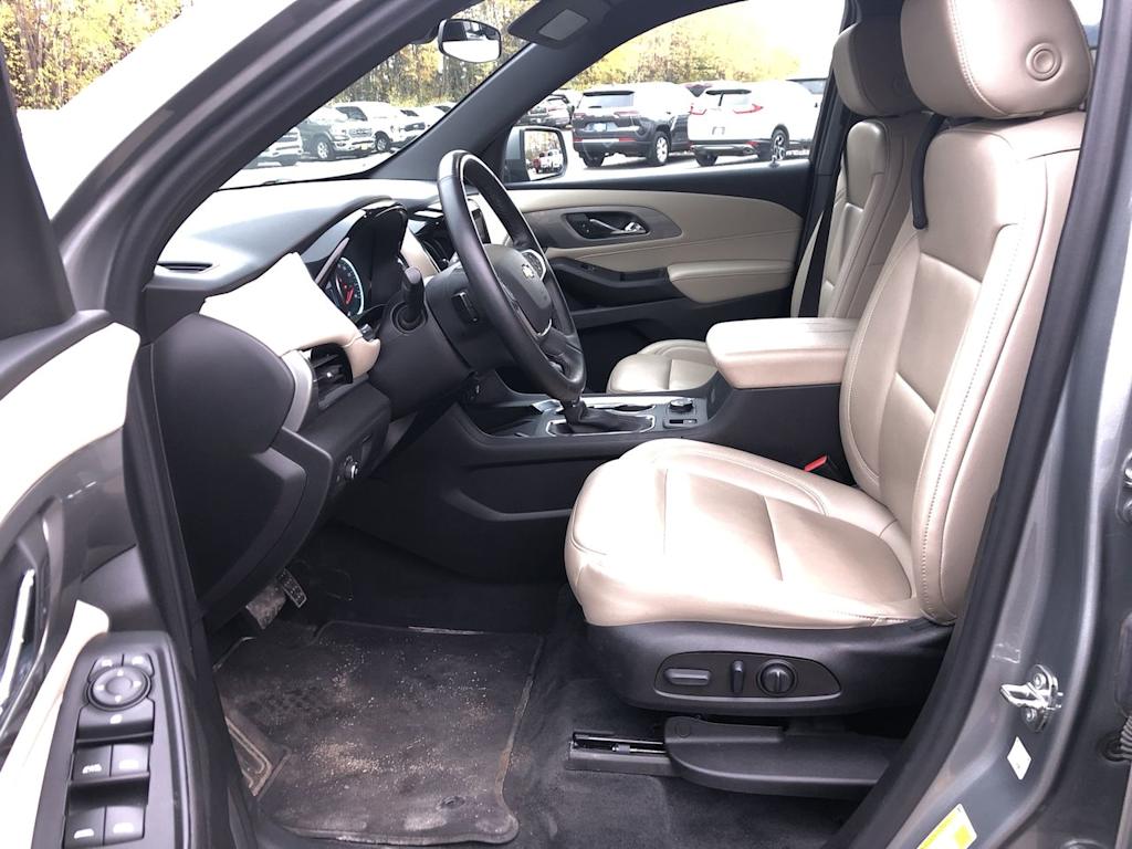 Thumbnail: 2023 Chevrolet Traverse - 10