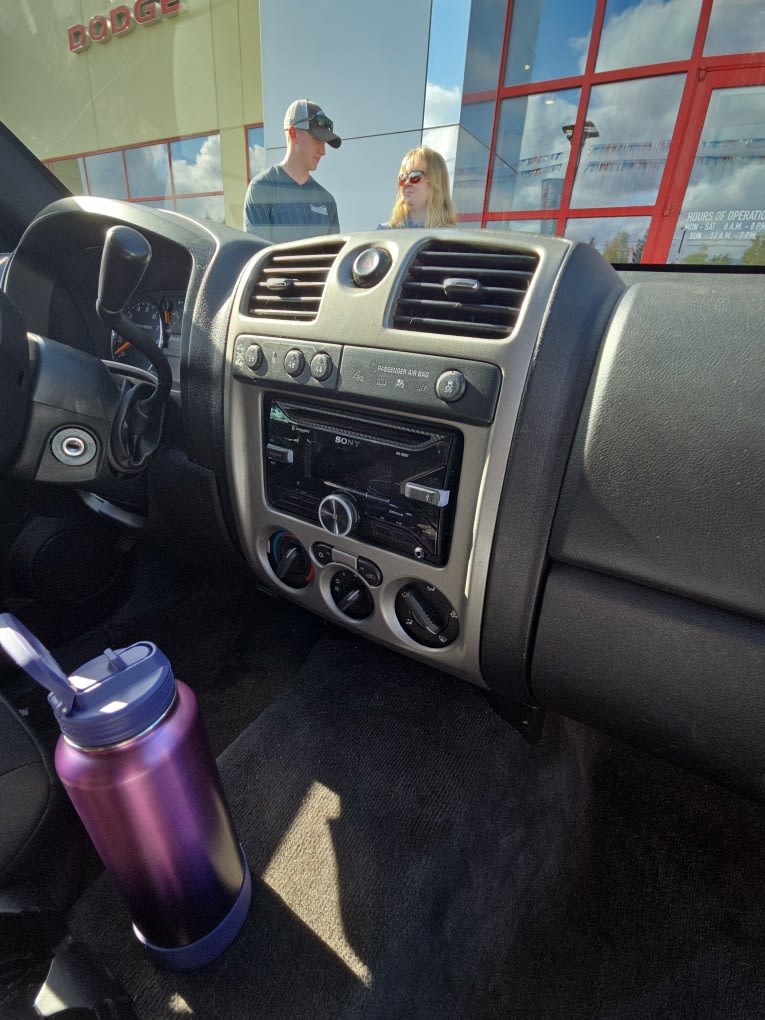 Thumbnail: 2012 GMC Canyon - 17