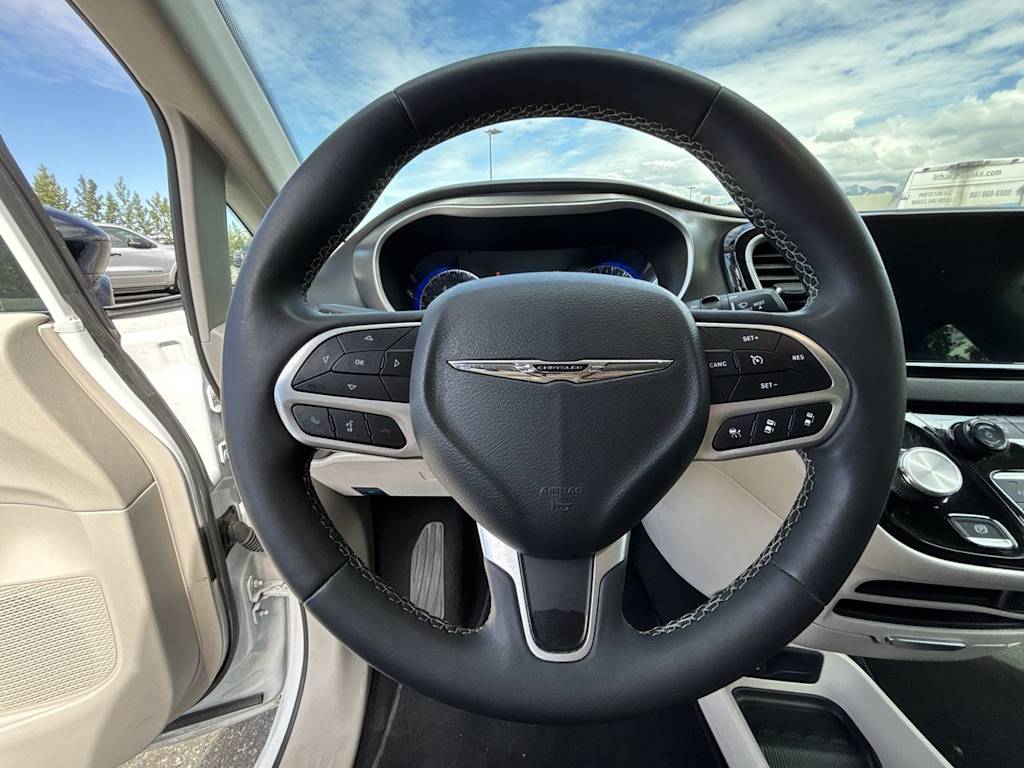 Thumbnail: 2024 Chrysler Pacifica - 2