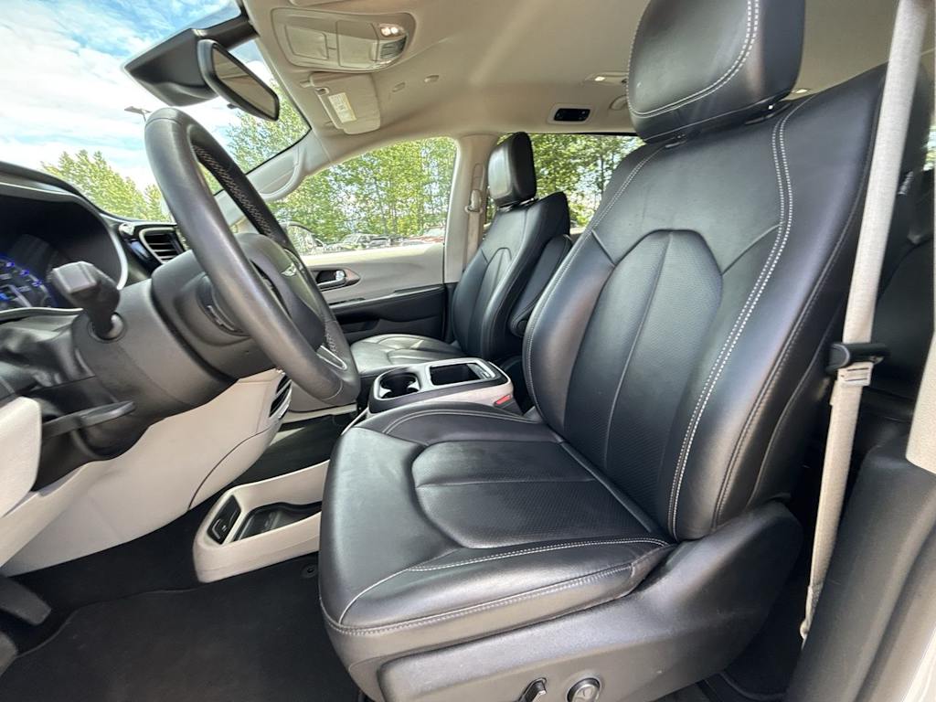Thumbnail: 2024 Chrysler Pacifica - 10