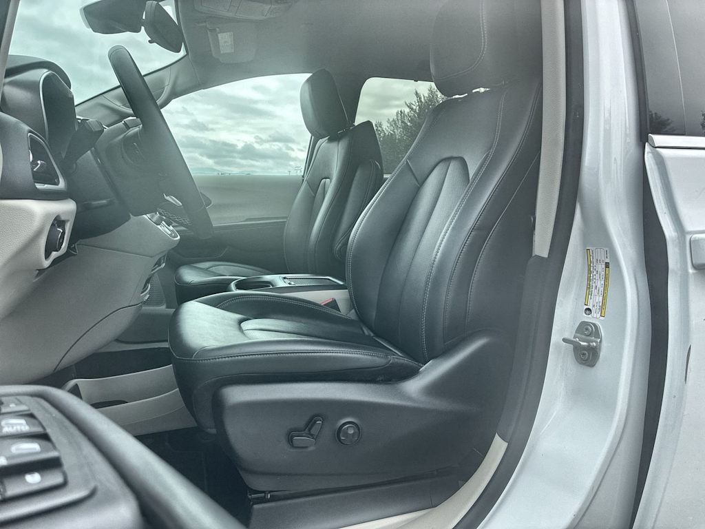 Thumbnail: 2024 Chrysler Pacifica - 10