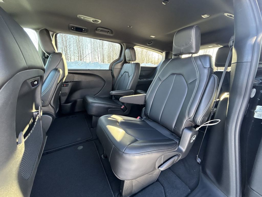 Thumbnail: 2026 Chrysler Pacifica - 11