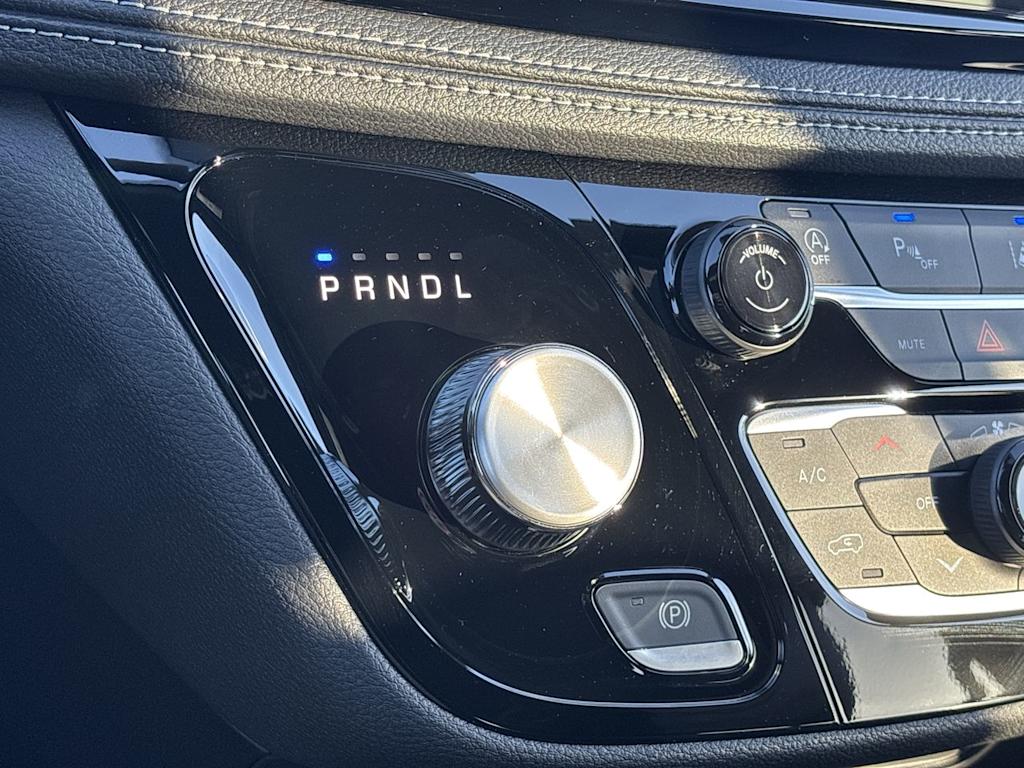 Thumbnail: 2026 Chrysler Pacifica - 19