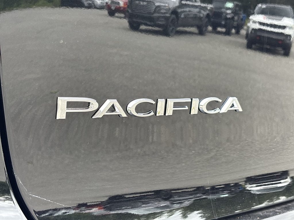 Thumbnail: 2027 Chrysler Pacifica - 7