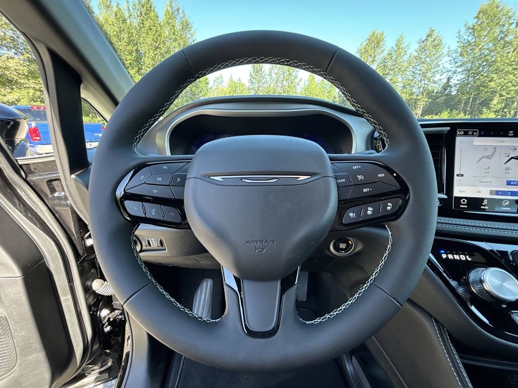 Thumbnail: 2027 Chrysler Pacifica - 2