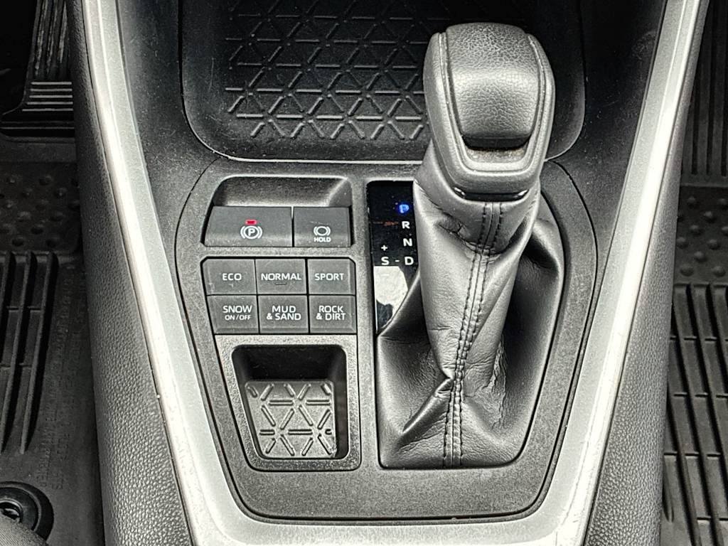 Thumbnail: 2024 Toyota RAV4 - 13