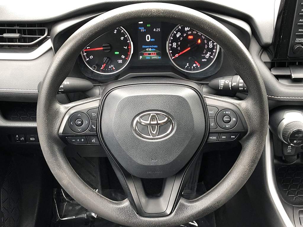 2022 Toyota RAV4 XLE 2