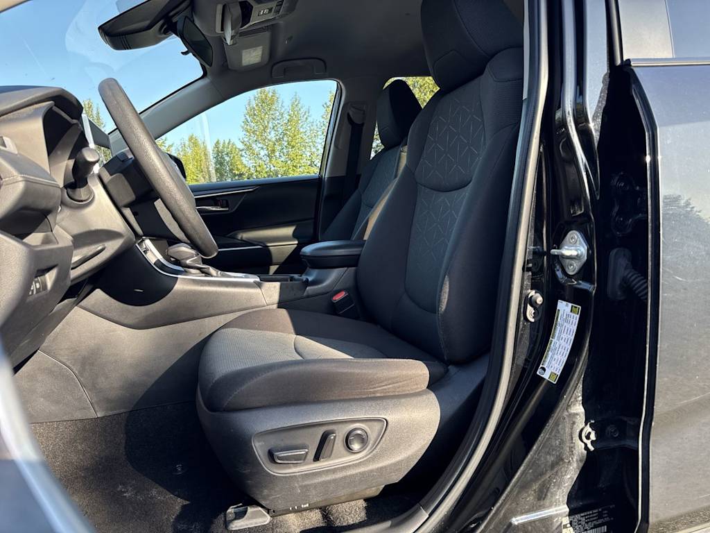 Thumbnail: 2024 Toyota RAV4 - 10