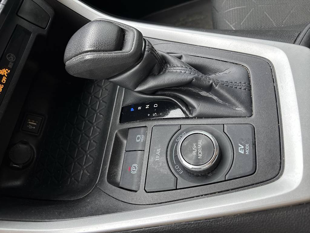 Thumbnail: 2023 Toyota RAV4 - 13