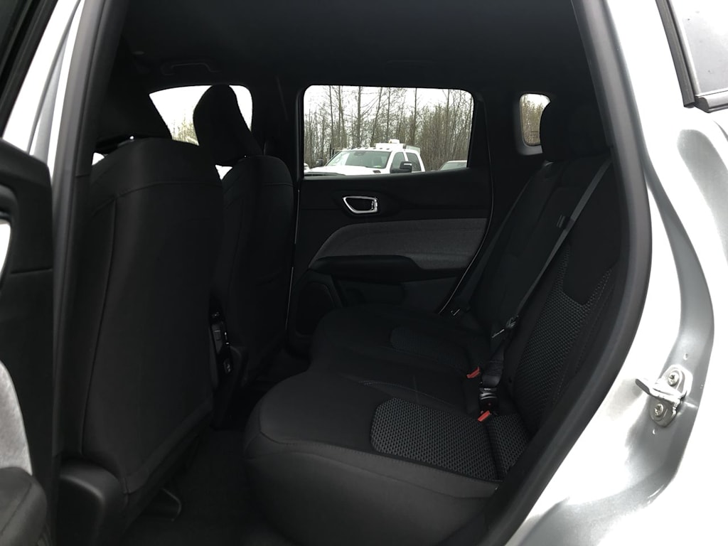 2025 Jeep Compass Sport 11