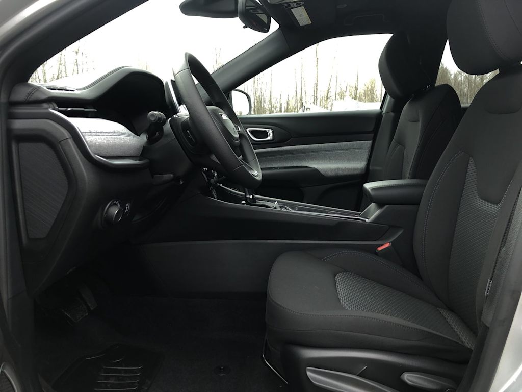 2025 Jeep Compass Sport 10