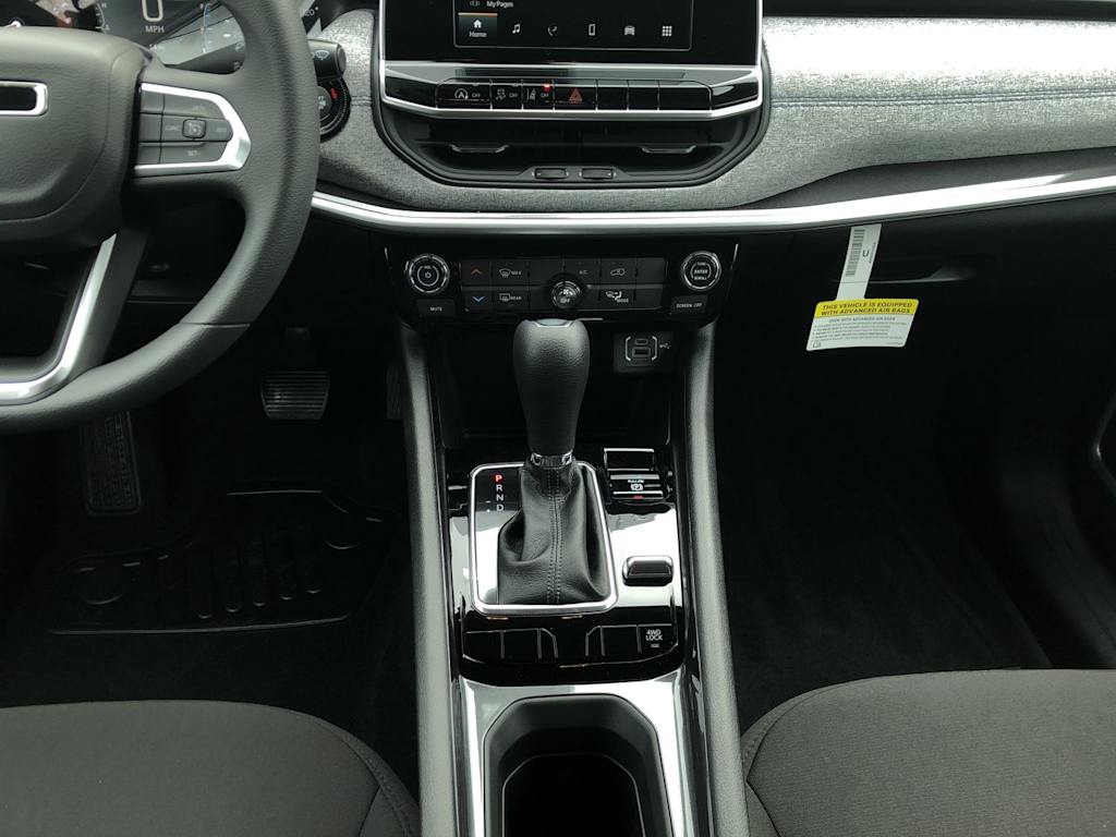 2025 Jeep Compass Sport 13