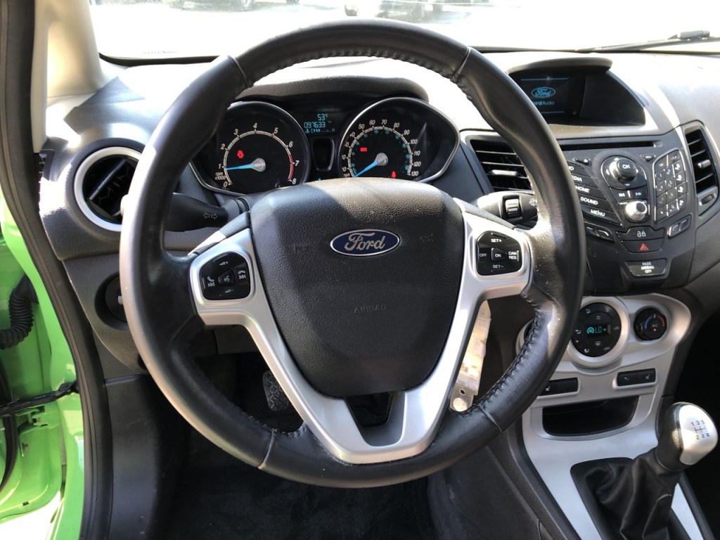 2014 Ford Fiesta SE 2