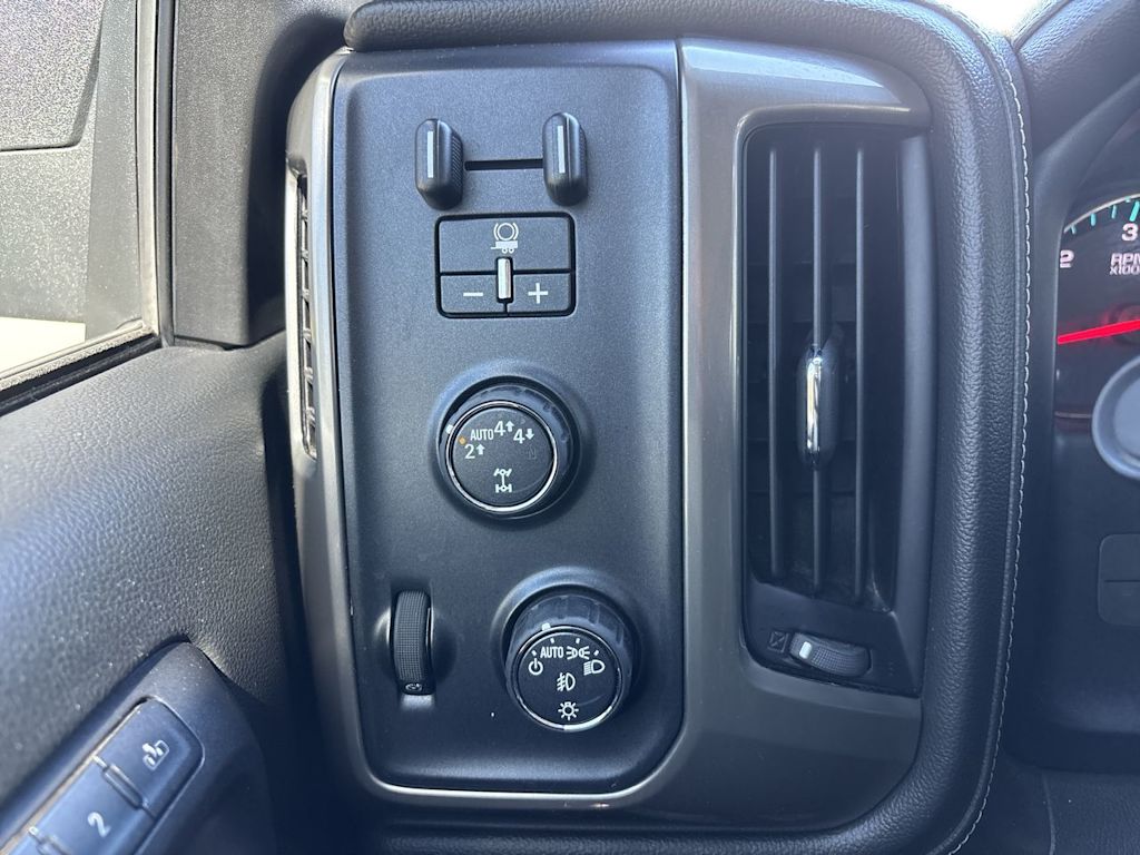 Thumbnail: 2017 Chevrolet Silverado 1500 - 27