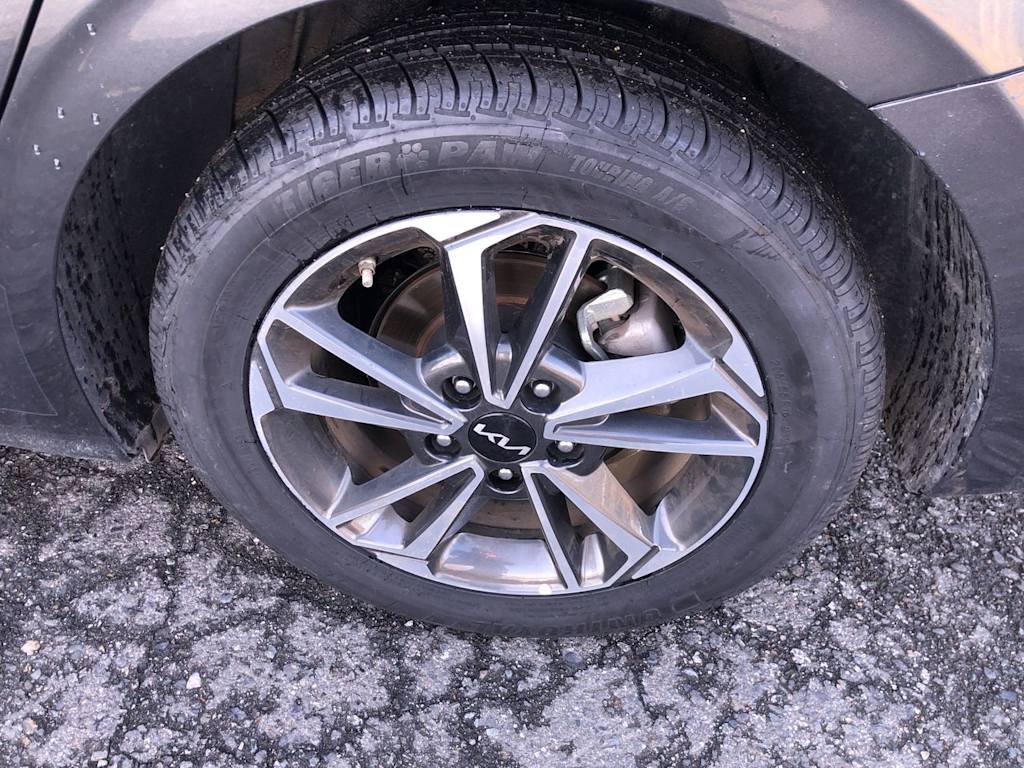 Thumbnail: 2024 Kia Forte - 8