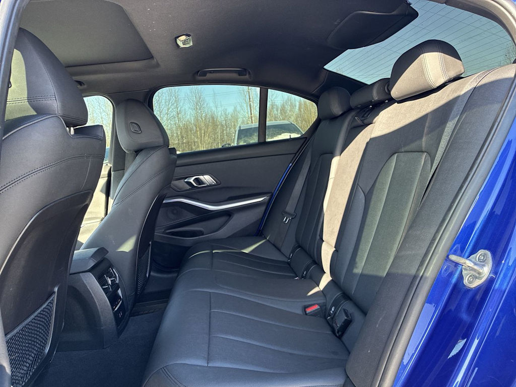 Thumbnail: 2021 BMW 3 Series - 10