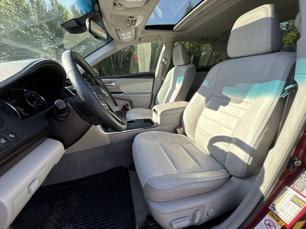 Thumbnail: 2017 Toyota Camry - 10