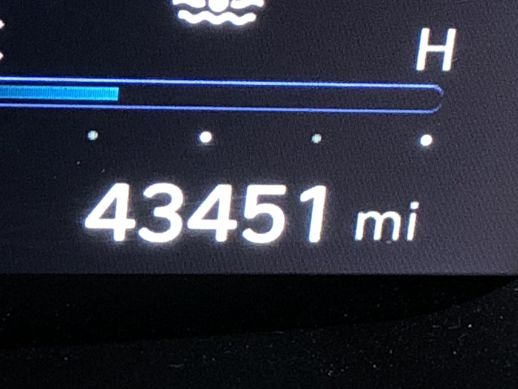 Thumbnail: 2023 Hyundai Santa Fe - 28