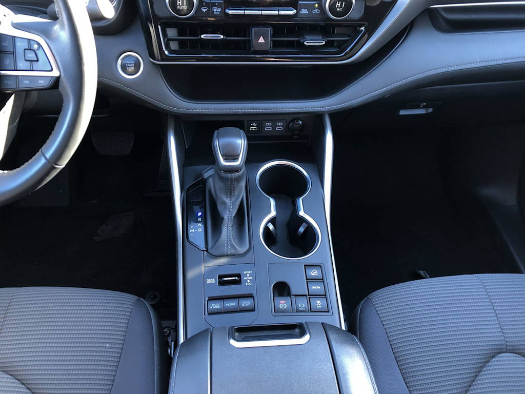 Thumbnail: 2024 Toyota Highlander - 13