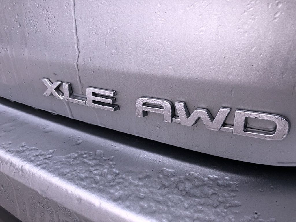 Thumbnail: 2023 Toyota Highlander - 27