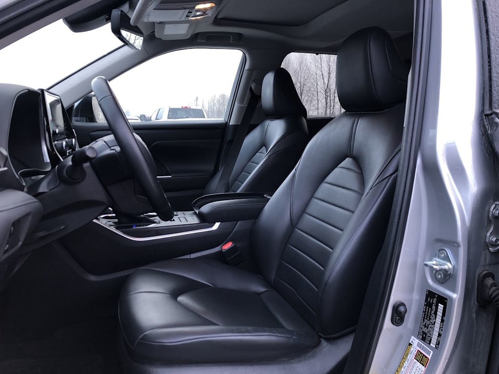 Thumbnail: 2023 Toyota Highlander - 10