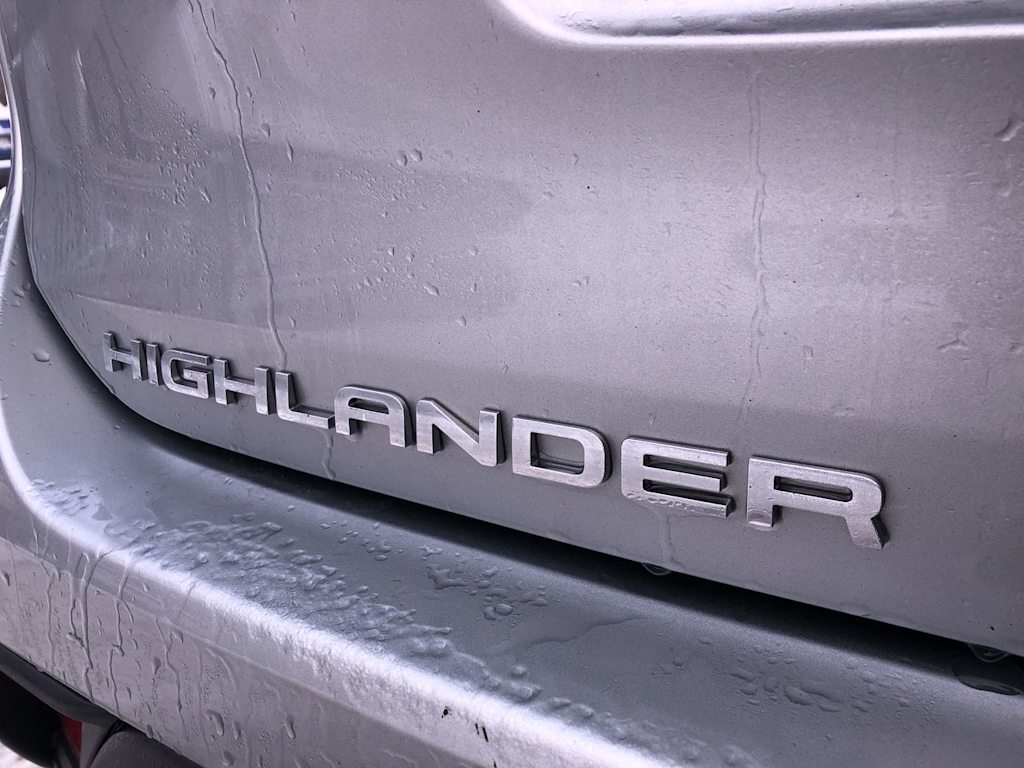 Thumbnail: 2023 Toyota Highlander - 7