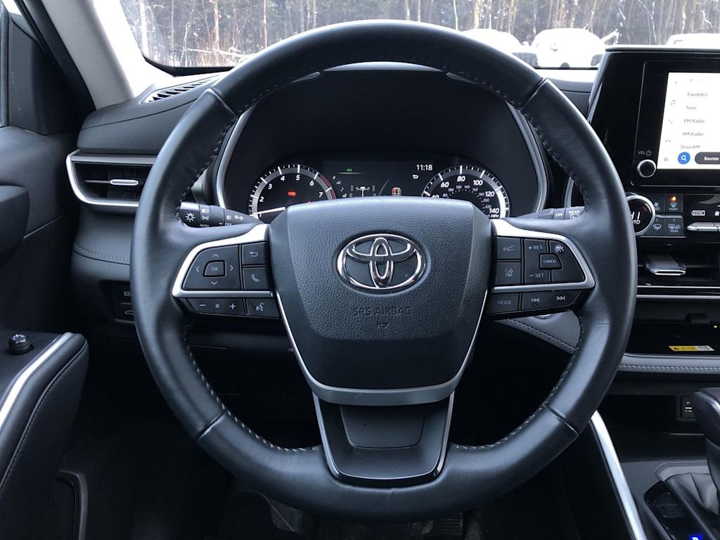 Thumbnail: 2023 Toyota Highlander - 2