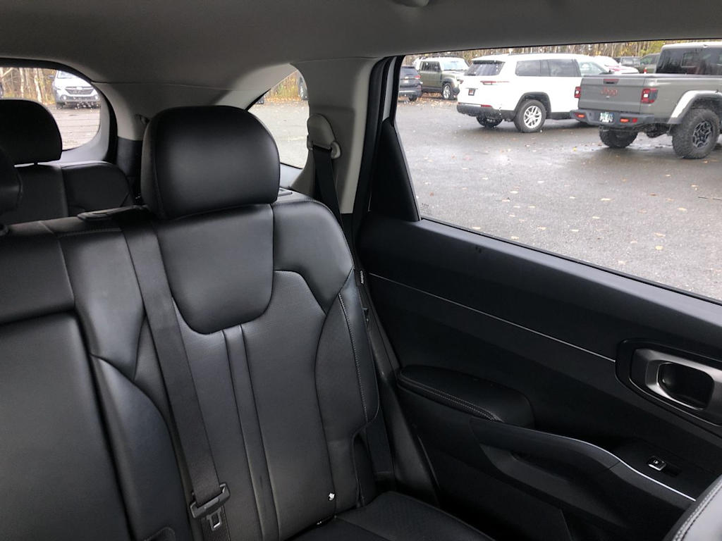 Thumbnail: 2024 Kia Sorento - 32