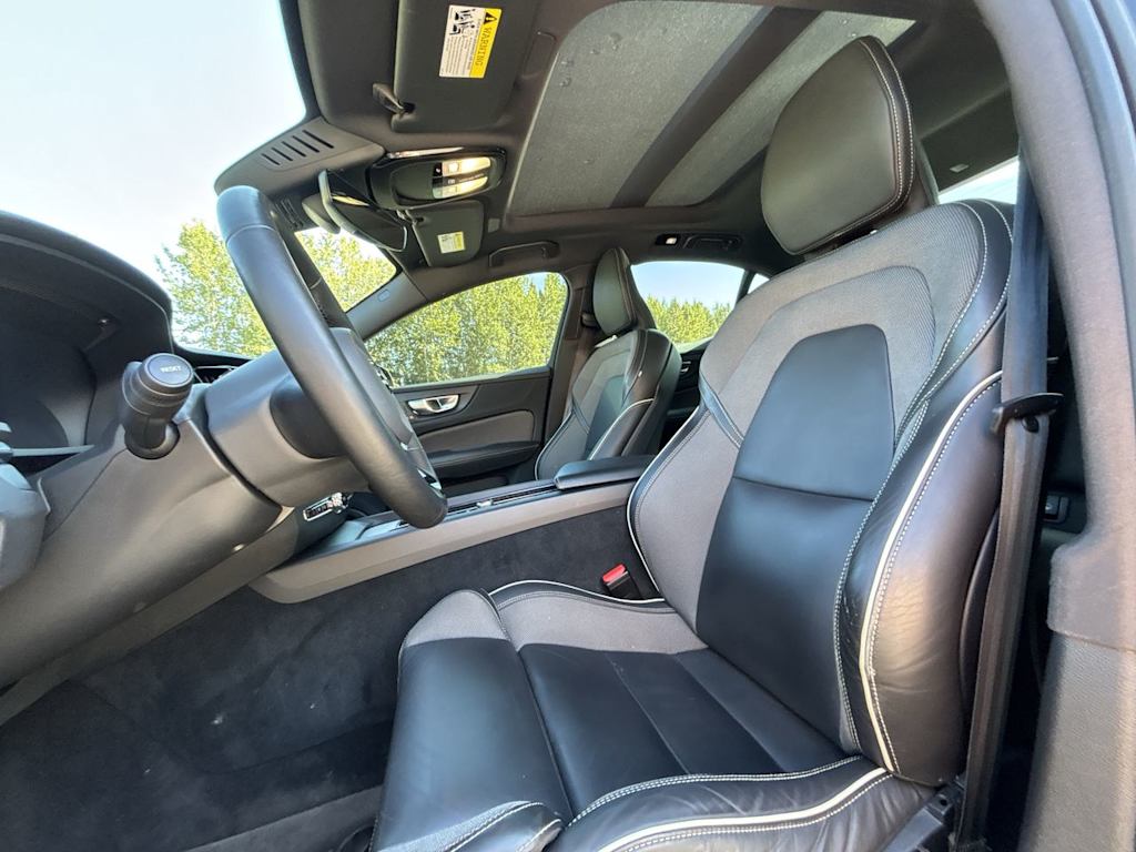Thumbnail: 2024 Volvo S60 - 10