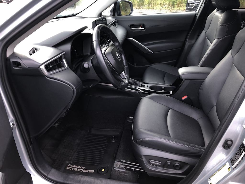 Thumbnail: 2023 Toyota Corolla Cross - 10