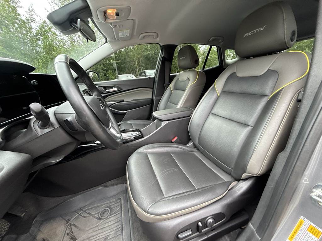 Thumbnail: 2025 Chevrolet Trax - 10
