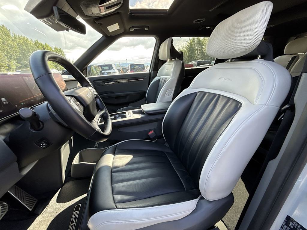 Thumbnail: 2024 Kia EV9 - 10