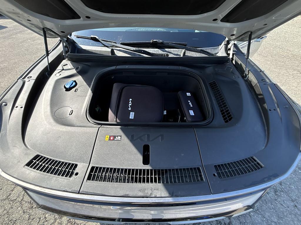 Thumbnail: 2024 Kia EV9 - 9