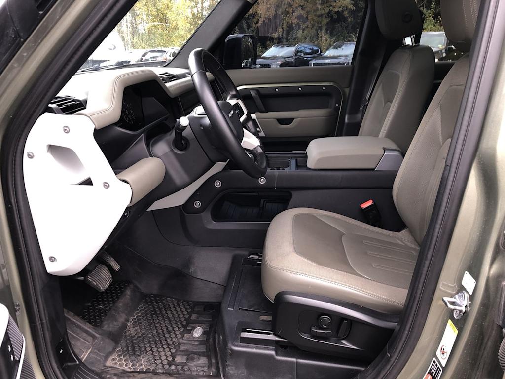 Thumbnail: 2020 Land Rover Defender - 9