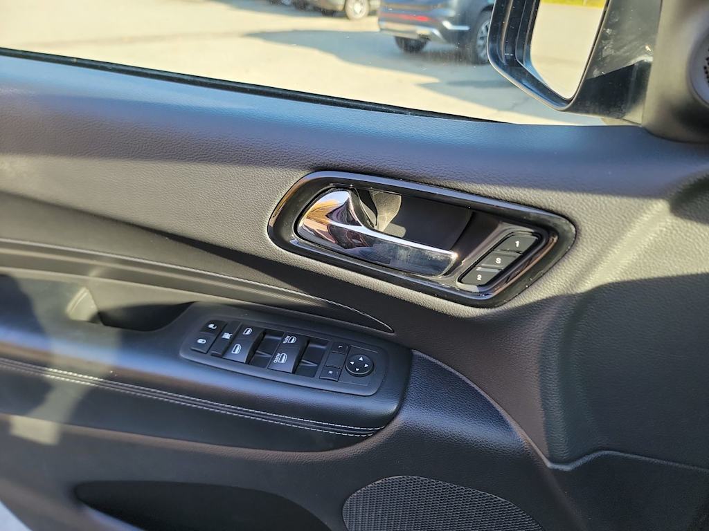 Thumbnail: 2022 Dodge Durango - 22