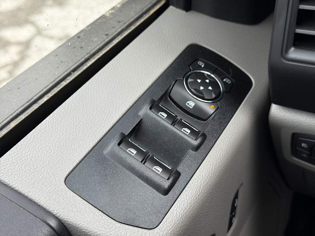 Thumbnail: 2016 Ford F-150 - 19