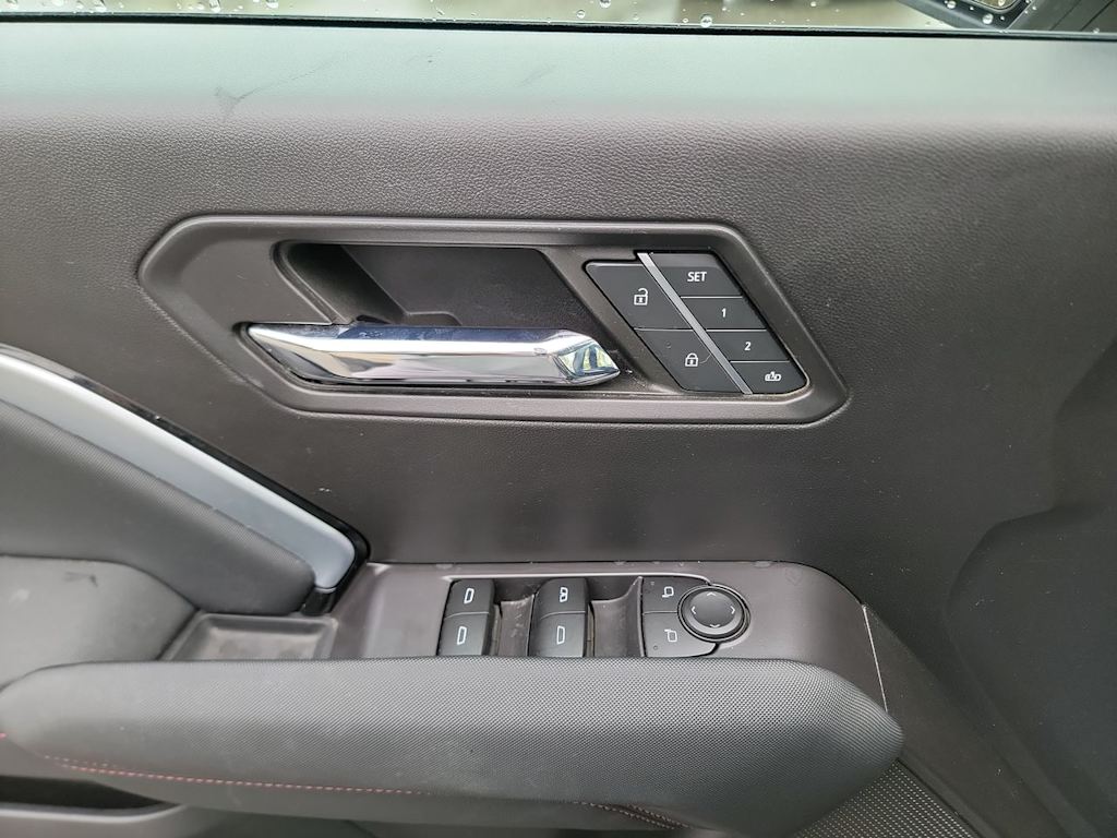 Thumbnail: 2023 Chevrolet Colorado - 22